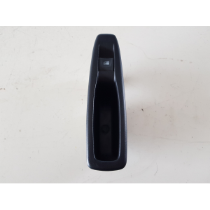 829614619R COMANDO PULSANTIERA ALZAVETRO POSTERIORE DESTRA RENAULT CAPTUR 2019