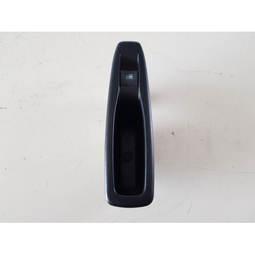 829614619R COMANDO PULSANTIERA ALZAVETRO POSTERIORE DESTRA RENAULT CAPTUR 2019
