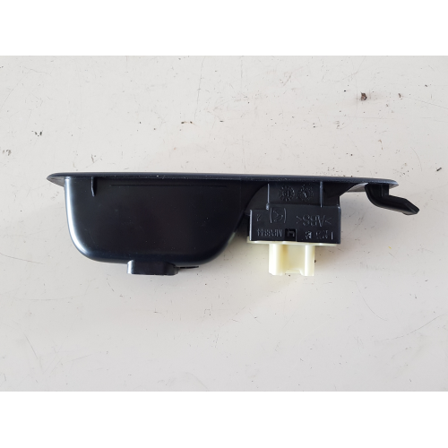 829614619R COMANDO PULSANTIERA ALZAVETRO POSTERIORE SINISTRA RENAULT CAPTUR 2019