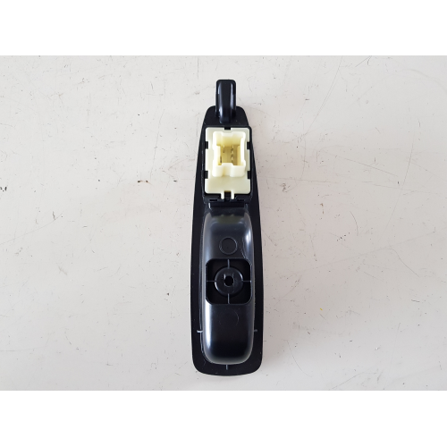 829614619R COMANDO PULSANTIERA ALZAVETRO POSTERIORE SINISTRA RENAULT CAPTUR 2019