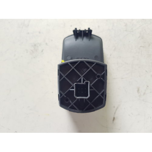 315625731 GRUPPO COMANDO INTERRUTTORE ALZACRISTALLO ANTERIORE DESTRA OPEL CORSA D 2012