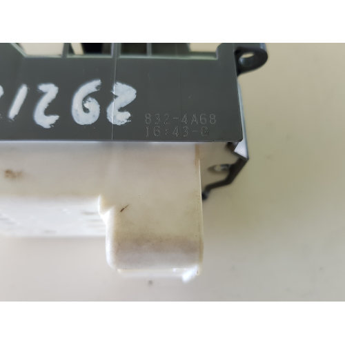 832-4A68 COMANDO ALZAVETRO ANTERIORE SINISTRO TOYOTA YARIS 1.0 B 51KW 2008