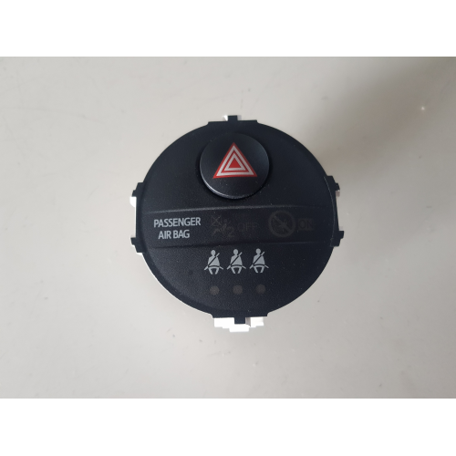 83950-0D050-A GRUPPO DI COMANDO QUATTRO FRECCE TOYOTA YARIS 2015