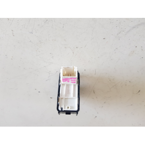 96762292ZD PULSANTIERA COMANDO ALZAVETRO ANTERIORE DESTRO CITROEN C3 2012