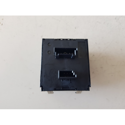 9132421-01 GRUPPO DI COMANDO QUATTRO FRECCE EMERGENZA BMW 320 ANNO 2012 913242101 