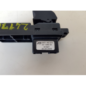 D65166370 COMANDO INTERRUTTORE ALZAVETRO POSTERIORE SINISTRA MAZDA 2 2009