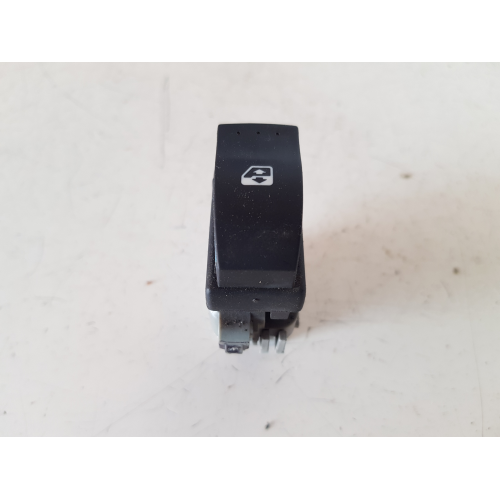 28082 PULSANTE COMANDO ALZAVETRO ANTERIORE DESTRO RENAULT SCENIC ANNO 2005