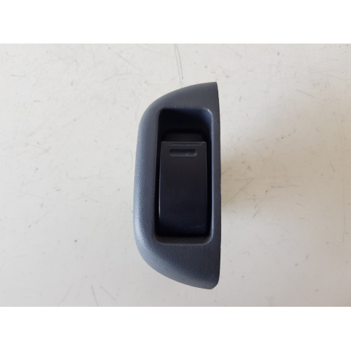 74231-0H010 PULSANTE COMANDO ALZAVETRO ANTERIORE DESTRO PEUGEOT 107 2009