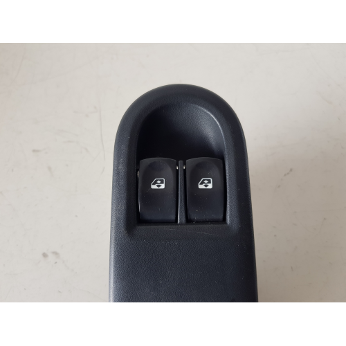 8200356519 PULSANTIERA COMANDO ALZAVETRO ANTERIORE SINISTRA RENAULT CLIO 2008