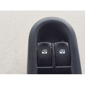 8200356541  PULSANTIERA COMANDO ALZAVETRO ANTERIORE SINISTRA RENAULT CLIO 3 2006
