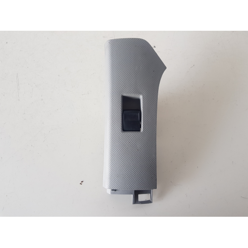 74231-0D090 PULSANTIERA ALZAVETRO ANTERIORE DESTRA TOYOTA YARIS 2011