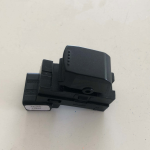62J001060T PULSANTE COMANDO ALZAVETRO ANTERIORE DESTRO SUZUKI SX4 2010