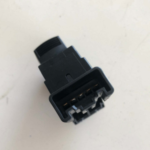 62J001060T PULSANTE COMANDO ALZAVETRO ANTERIORE DESTRO SUZUKI SX4 2010