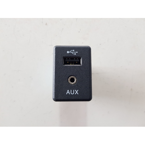 795405004 PRESA ATTACO INGRESSO AUX Nissan Qashqai X TRAIL 2014-18 
