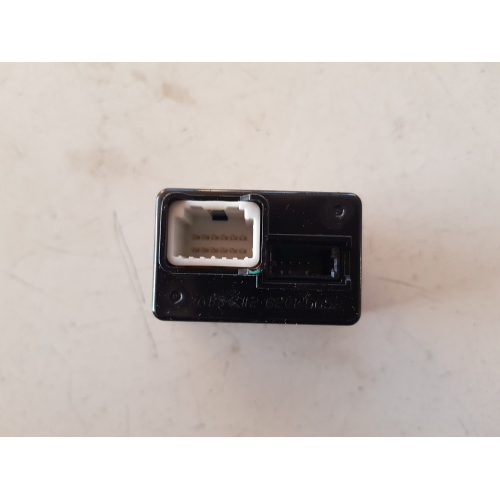 96110-2S500 PORTA ATTACCO AUX USB HYUNDAI TUCSON IX35 1.7 D 116 CV 85 KW 2013 D4FD