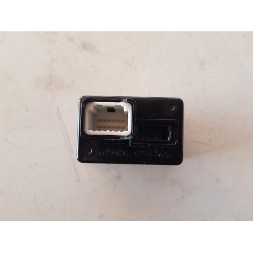 96110-2S500 PORTA ATTACCO AUX USB HYUNDAI TUCSON IX35 1.7 D 116 CV 85 KW 2013 D4FD