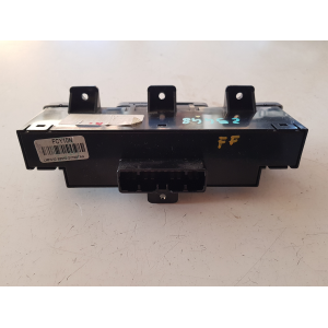 93310-2Y100 GRUPPO DI COMANDO SEDILI ANTERIORI RISCALDABILI HYUNDAI TUCSON IX35 1.7 D 116 CV 85 KW 2013 D4FD