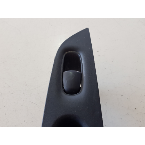 829604CE0A COMANDO PULSANTIERA ALZAVTERO POSTERIORE DESTRO NISSAN X TRAIL 2.0 D 130KW 177CV 2017L