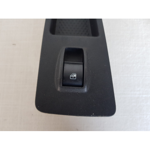 735380450 COMANDO PULSANTIERA ALZAVETRO ANTERIORE DESTRA FIAT GRANDE PUNTO ANNO 2006