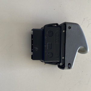 PULSANTE INTERRUTTORE ALZAVETRO ANTERIORE SINISTRO RENAULT TWINGO 2002  