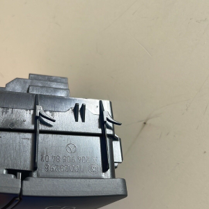 A2049058402 COMANDO INTERRUTTORE CHIUSURA PORTE MERCEDES CLASSE A W176 ANNO 2014