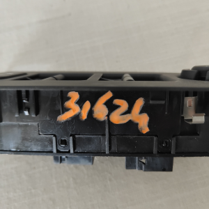 156106167 COMANDO INTERRUTTORE ALZAVETRO ANERIORE SINISTRO ALFA ROMEO GIULIETTA 1.6 D 88KW 2019