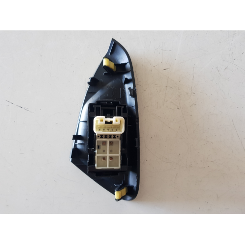 COMANDO INTERRUTTORE ALZAVETRO ANTERIORE DESTRO TOYOTA AYGO 2016  