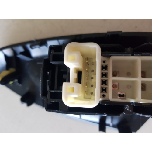 COMANDO INTERRUTTORE ALZAVETRO ANTERIORE DESTRO TOYOTA AYGO 2016  