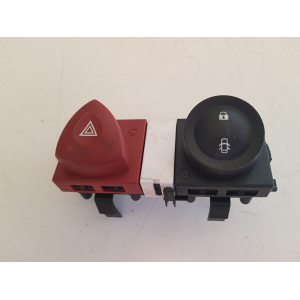 8200407415 COMANDO PULSANTE INTERRUTTORE QUATTRO FRECCE RENAULT MEGANE 1.5 D 78KW 2006 8200107808