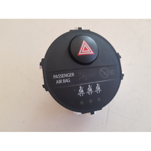 839500D080 GRUPPO DI COMANDO QUATTRO FRECCE TOYOTA YARIS 2015