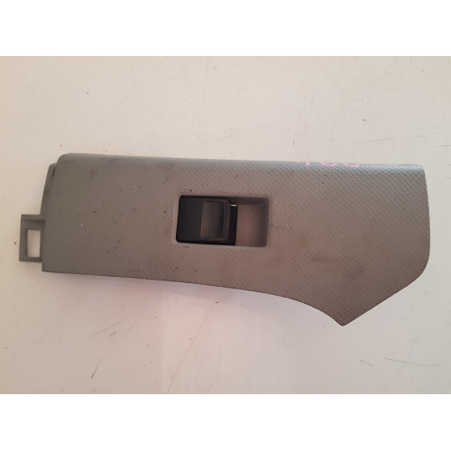 74231-0D090 PULSANTIERA COMANDO ALZAVETRO ANTERIORE DESTRA TOYOTA YARIS 2011  