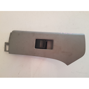74231-0D090 PULSANTIERA COMANDO ALZAVETRO ANTERIORE DESTRA TOYOTA YARIS 2011  