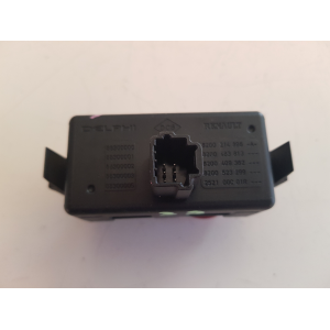 8200214896A COMANDO LUCI DI EMERGENZA E CHIUSURA RENAULT CLIO 1.2 B 55KW 2010  