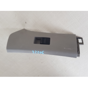 74231-0D090 PULSANTIERA COMANDO ALZAVETRO ANTERIORE DESTRA TOYOTA YARIS 1.3 B 64KW 2008