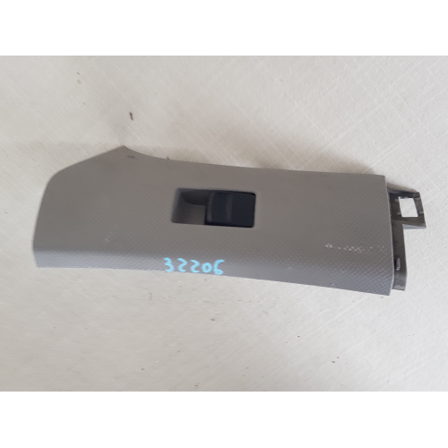 74231-0D090 PULSANTIERA COMANDO ALZAVETRO ANTERIORE DESTRA TOYOTA YARIS 1.3 B 64KW 2008