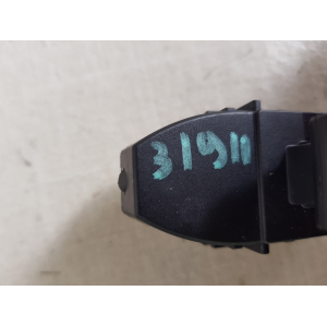 157094784  COMANDO INTERRUTTORE ALZAVETRO ANTERIORE DESTRO ALFA ROMEO GIULIETTA 1.6 D 88KW 2019