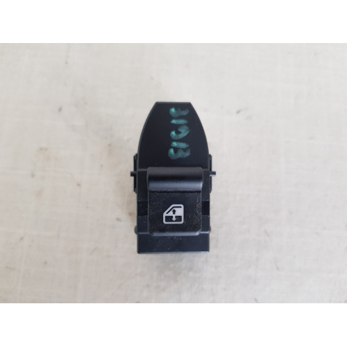 156094789 COMANDO INTERRUTTORE ALZAVETRO POSTERIORE SINISTRO ALFA ROMEO GIULIETTA 1.6 D 88KW 2019