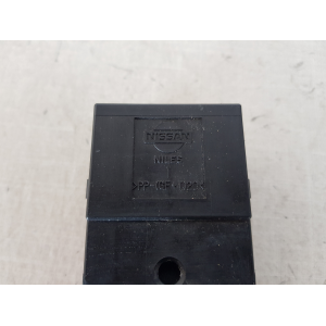 PULSANTIERA COMANDO ALZAVETRO ANTERIORE SINISTRO NISSAN MICRA K12 1.5 B 51KW 2015