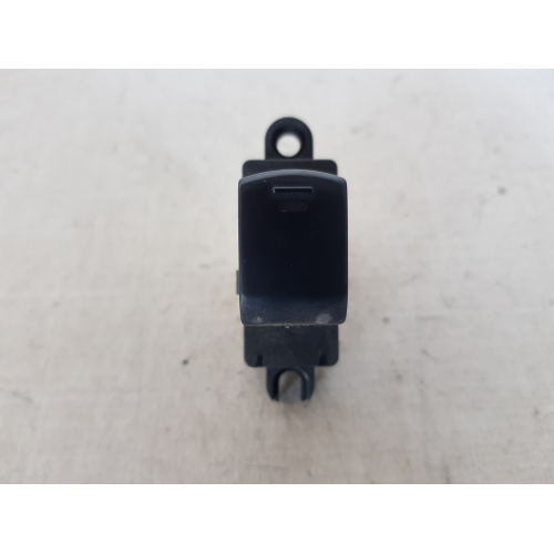 PULSANTE COMANDO ALZAVETRO ANTERIORE DESTRO NISSAN MICRA K12 1.5 B 51KE 2015