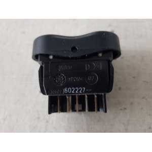 602227 PULSANTE COMANDO ALZAVETRO ANTERIORE DESTRO DACIA SANDERO 1.4 B GPL 55KW 2009