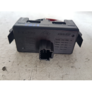 8200214896 COMANDO INTERRUTTORE CHIUSURA PORTE RENAULT TWINGO 1.2 B 56KW 2009 88800000  