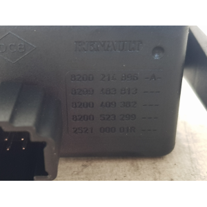 8200214896 COMANDO INTERRUTTORE CHIUSURA PORTE RENAULT TWINGO 1.2 B 56KW 2009 88800000  