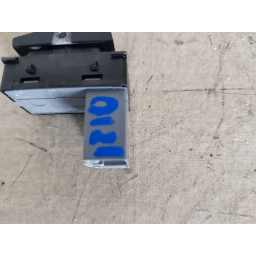 7L69598558 COMANDO INTERRUTTORE ALZAVETRO ANTERIORE DESTRA VOLKSWAGEN PASSAT 1.4 TSI 90KW 2011