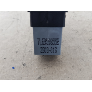 7L69598558 COMANDO INTERRUTTORE ALZAVETRO ANTERIORE DESTRA VOLKSWAGEN PASSAT 1.4 TSI 90KW 2011