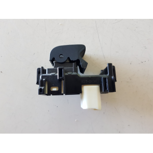 829-2K34 COMANDO PULSANTE ALZA VETRO CRISTALLO POSTERIORE DESTRO TOYOTA AURIS 1.4 D 2014
