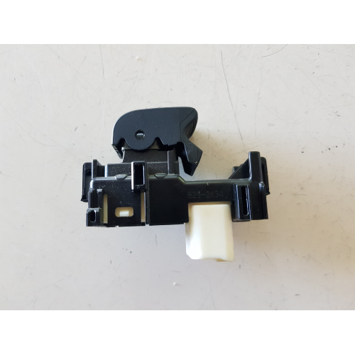 829-2K34 COMANDO PULSANTE ALZA VETRO CRISTALLO POSTERIORE DESTRO TOYOTA AURIS 1.4 D 2014
