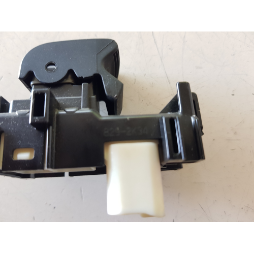 829-2K34 COMANDO PULSANTE ALZA VETRO CRISTALLO POSTERIORE DESTRO TOYOTA AURIS 1.4 D 2014
