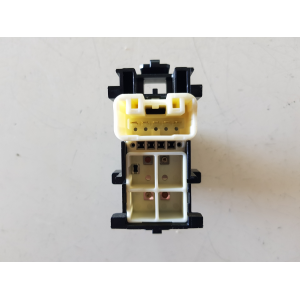 829-2K34 COMANDO PULSANTE ALZA VETRO CRISTALLO POSTERIORE DESTRO TOYOTA AURIS 1.4 D 2014
