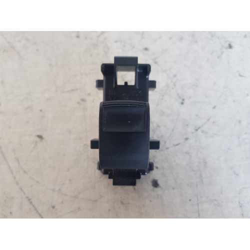 829-2T80 COMANDO INTERRUTTORE ALZAVETRO TOYOTA AYGO 1.0 B 53KW 2019  
