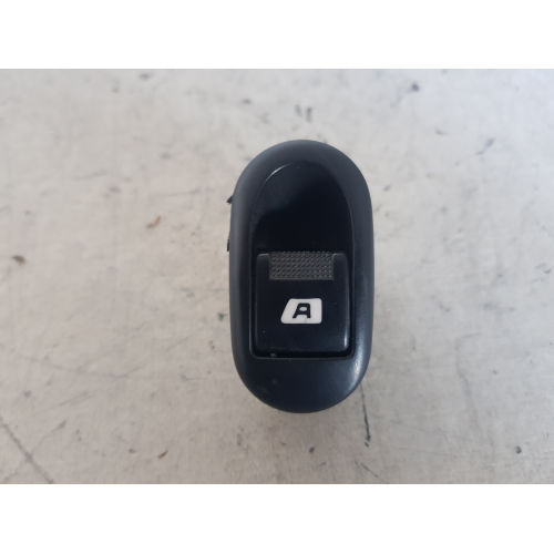 96401469XT PULSANTE COMANDO ALZAVETRO CITROEN C3 1.4 D 50KW 2006